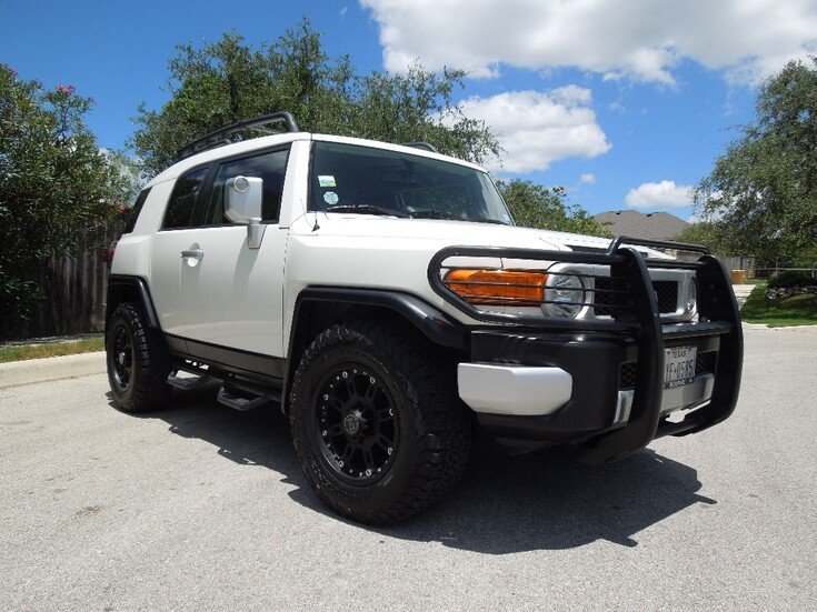 Thumbnail Photo undefined for 2011 Toyota FJ Cruiser 2WD